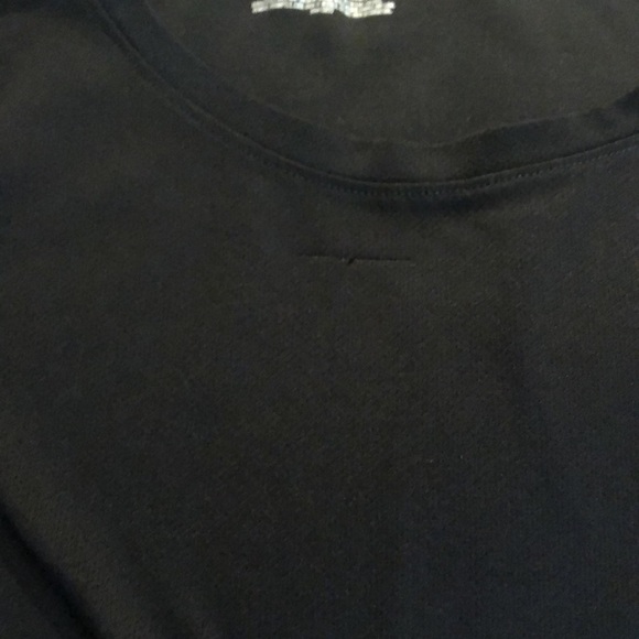 🎉4 for $20 Fila Workout Tee, size Medium - Picture 4 of 5